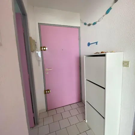 Bright 2-bedroom A Stone's Throw From The Sea Facing The Port *