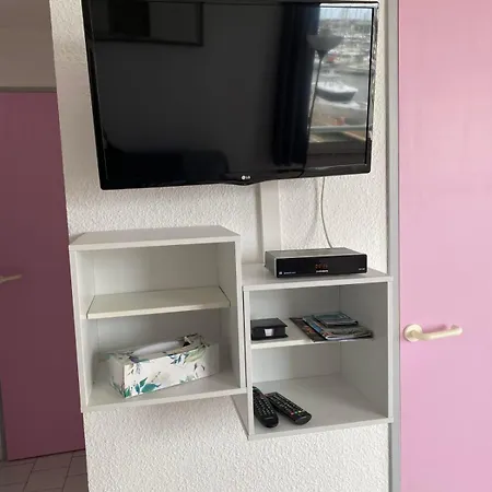 펜션 Bright 2-bedroom A Stone's Throw From The Sea Facing The Port