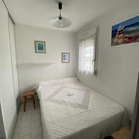 펜션 Bright 2-bedroom A Stone's Throw From The Sea Facing The Port 프롱티냥